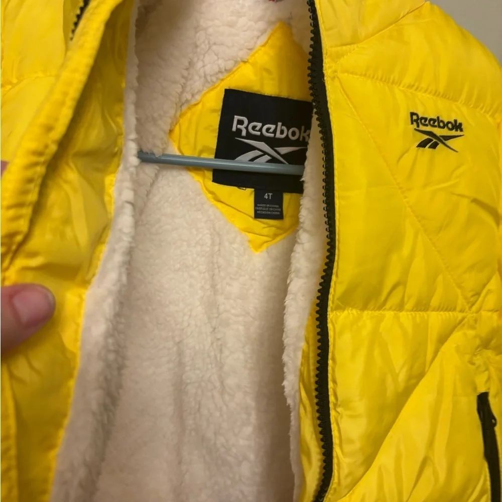 Reebok Yellow Puffer Size 4T NWT Unisex Bomber Puffer Jacket MSRP $95 - Picture 3 of 4